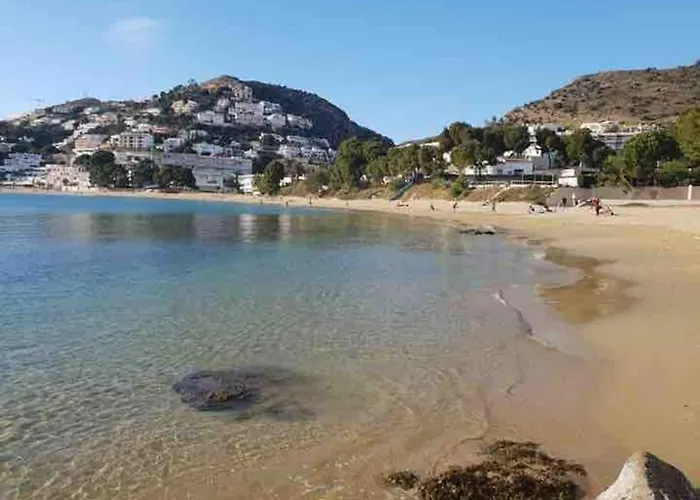 Eden-roc Villa *