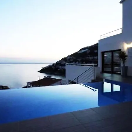 Eden-roc Villa Roses